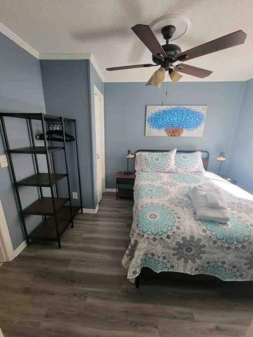 2022 Renovated 2-Bdrm Cozy, Lovely Condo W/Parking! Hilton Head Island Exterior foto