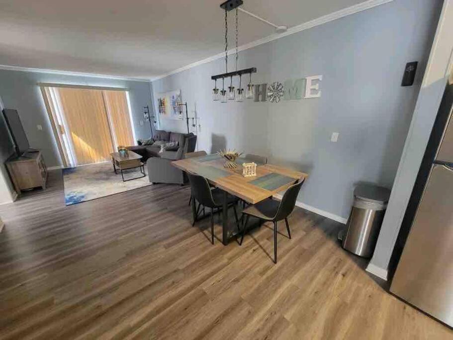 2022 Renovated 2-Bdrm Cozy, Lovely Condo W/Parking! Hilton Head Island Exterior foto
